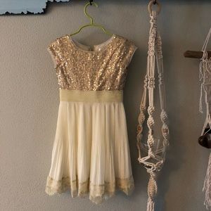 US Angels dress perfect for Holiday pictures